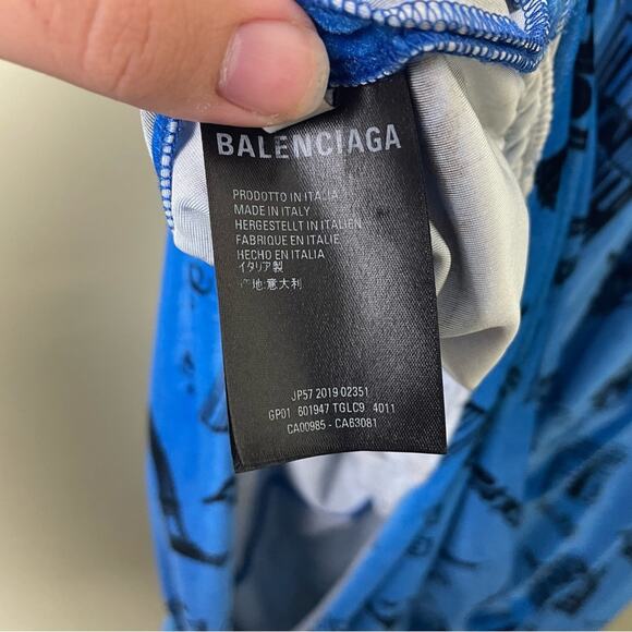 BALENCIAGA Paris print velvet Wrap-Effect Stretch-Velvet Playsuit Romper Size 36 - Picture 13 of 16